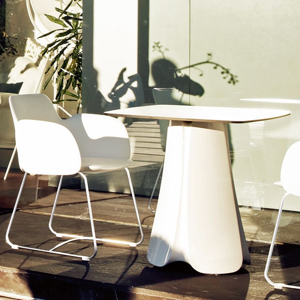 Table Avec Plateau HPL & Chaise Avec Accoudoirs Pezzettina Vondom JardinChic Table Avec Plateau HPL & Chaise Avec Accoudoirs Pezzettina Vondom JardinChic