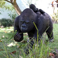 Standbeeld Gorilla Met Baby